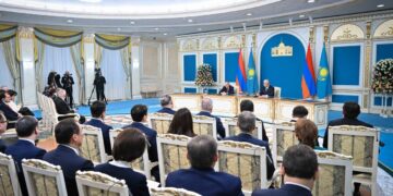 Қасым-Жомарт Тоқаев пен Никол Пашинян мәдени-гуманитарлық байланыстар туралы пікір алмасты