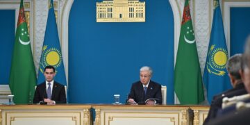 Қасым-Жомарт Тоқаев пен Сердар Бердімұхамедов БАҚ өкілдеріне арналған брифинг өткізді