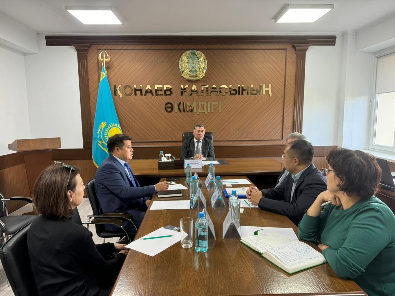 Инвестормен кездесті