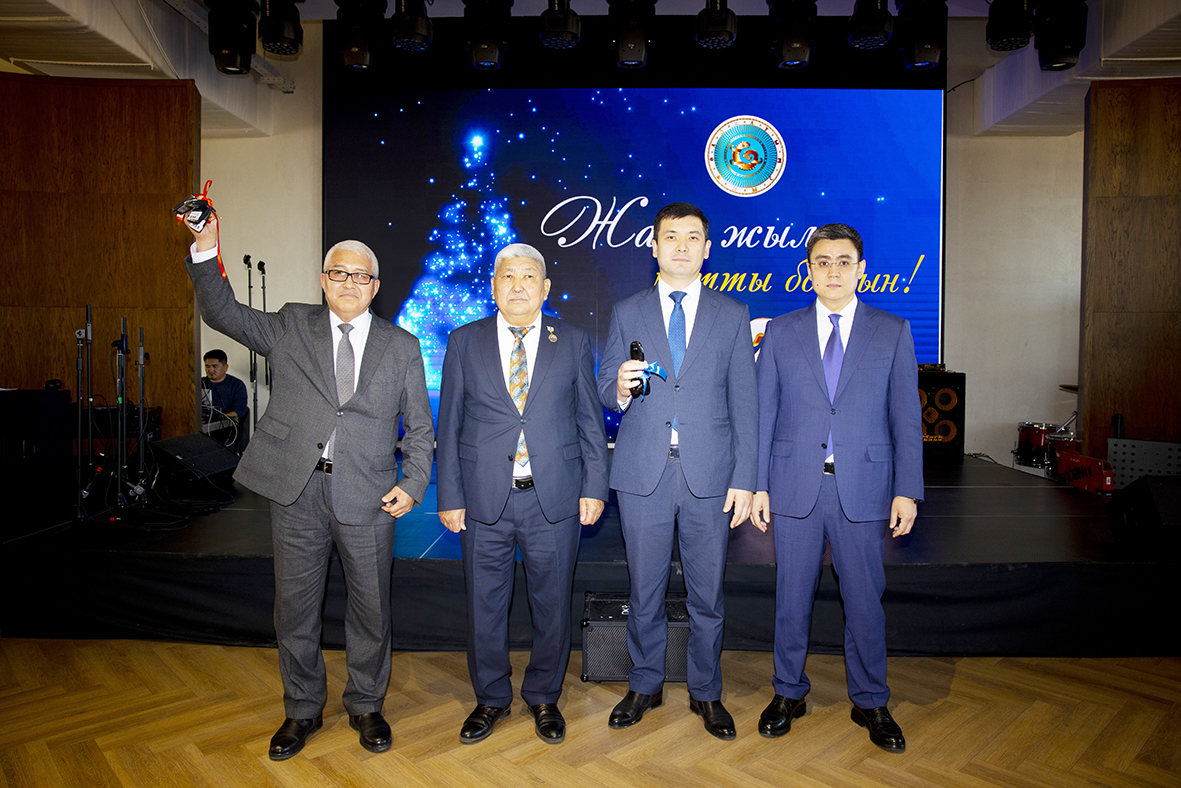 Жаңа көліктер табысталды