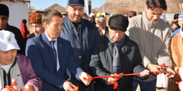 Бір мезетте екі спортзал ашылды