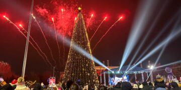 Қонаевта басты шыршаның шамдары салтанатты түрде жағылды