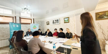 Тәрбие бесіктен басталады