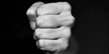 Жастар неге қатыгез?