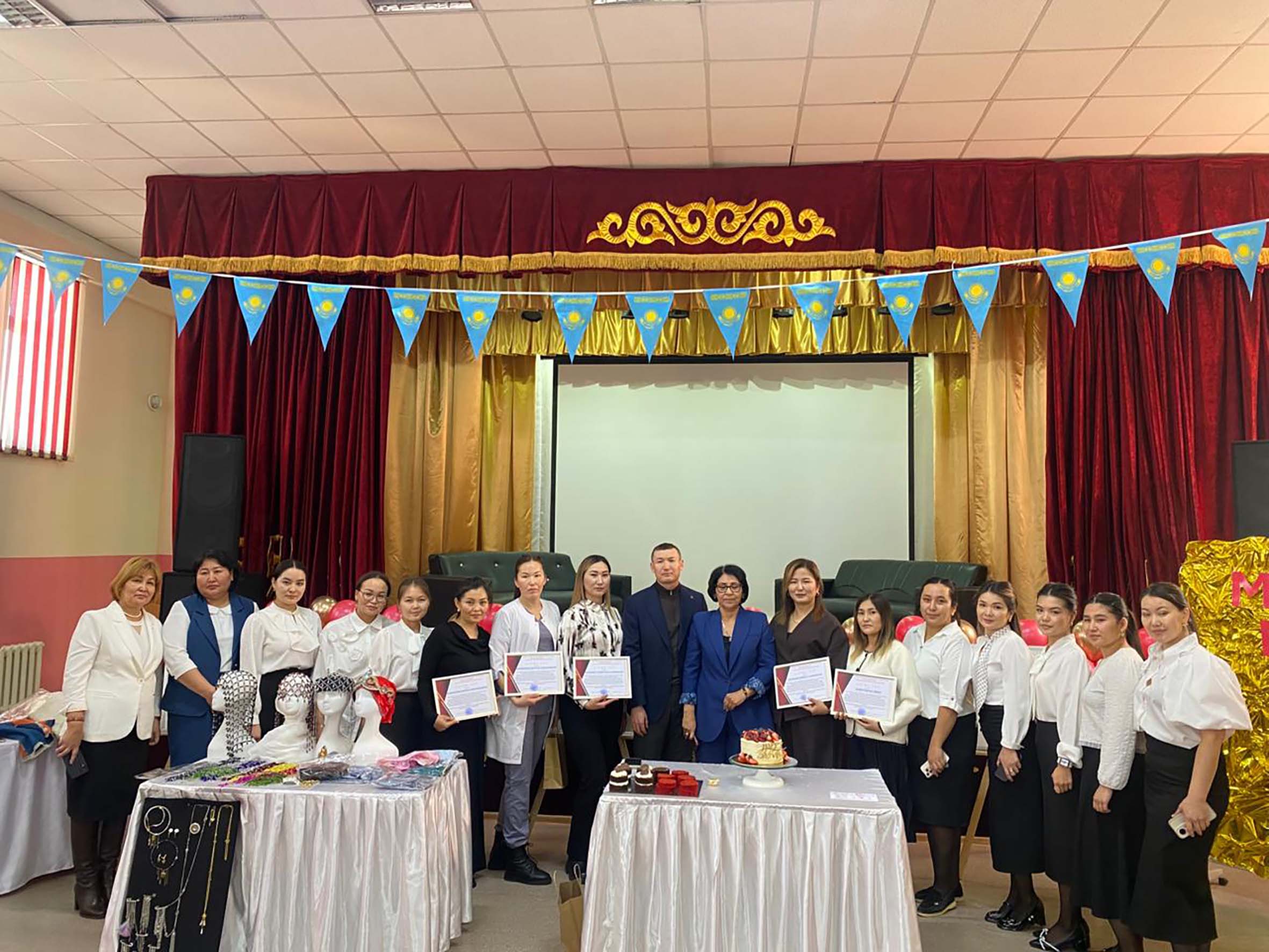 Адал еңбекке үндеді