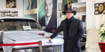 Қайраткер мінген көліктер