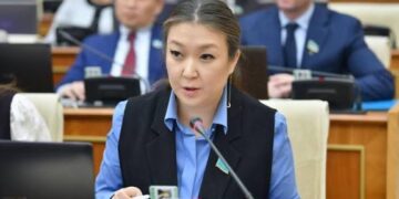 Бала құқықтары жөніндегі уәкіл жаңа Конституцияның басымдығын атады