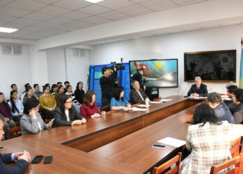 Конституциялық реформаның тарихи мәніне талдау жасалды