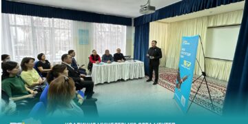 Коалиция өкілдері №9 орта мектеп ұстаздарымен кездесті