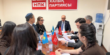 ҚХП фракциясының депутаттары Конституция жобасын талқылады