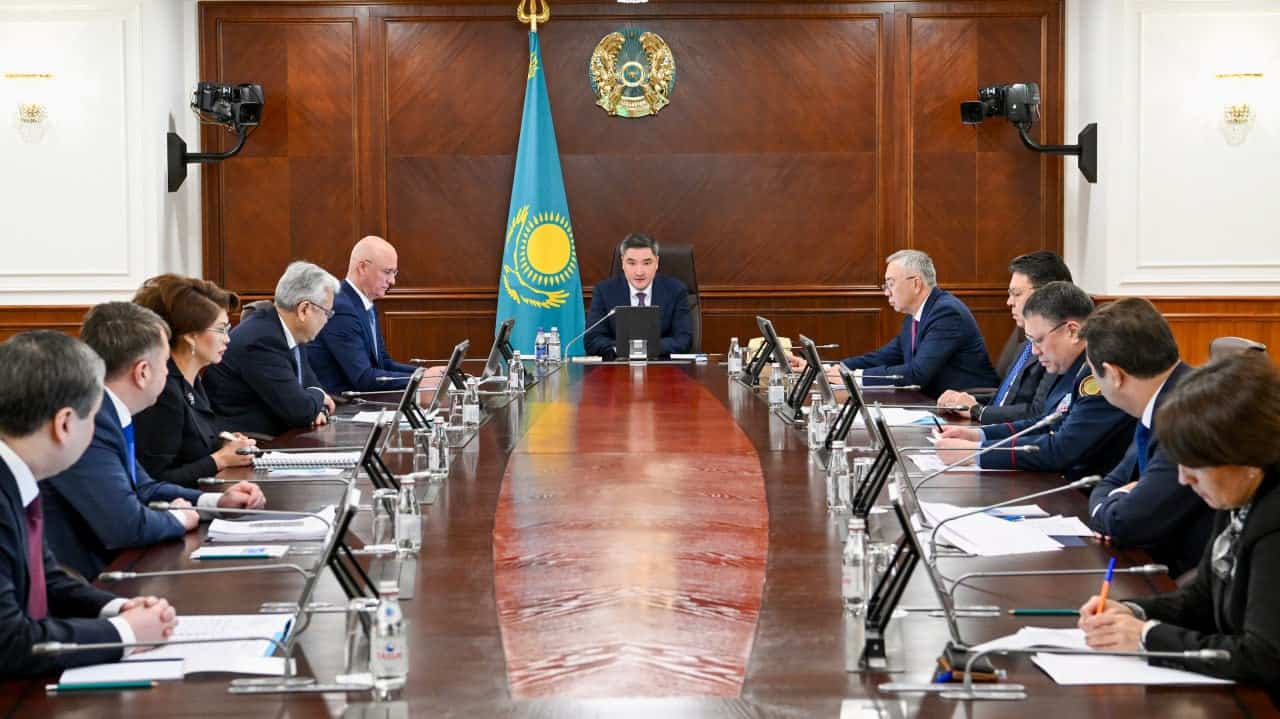 Үкіметте жаңа Конституция жобасын талқылау аясында ақпараттық-түсіндіру жұмыстарын ұйымдастыру бойынша кеңес өтті