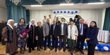 Әке – тірегің, ана – жүрегің!