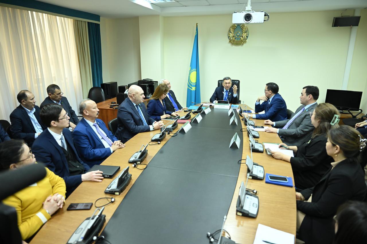 “Ауыл” партиясының фракциясы Конституция жобасын талқылады