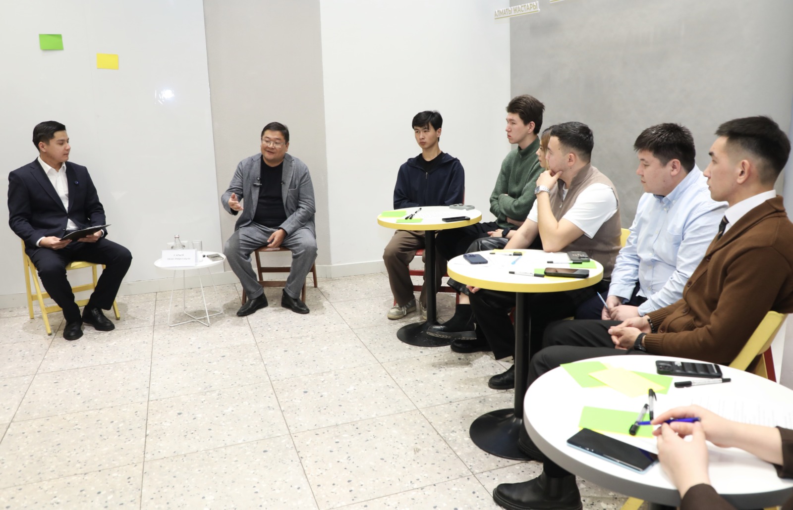 Алматылық жастар жаңа Конституция жобасын қолдады