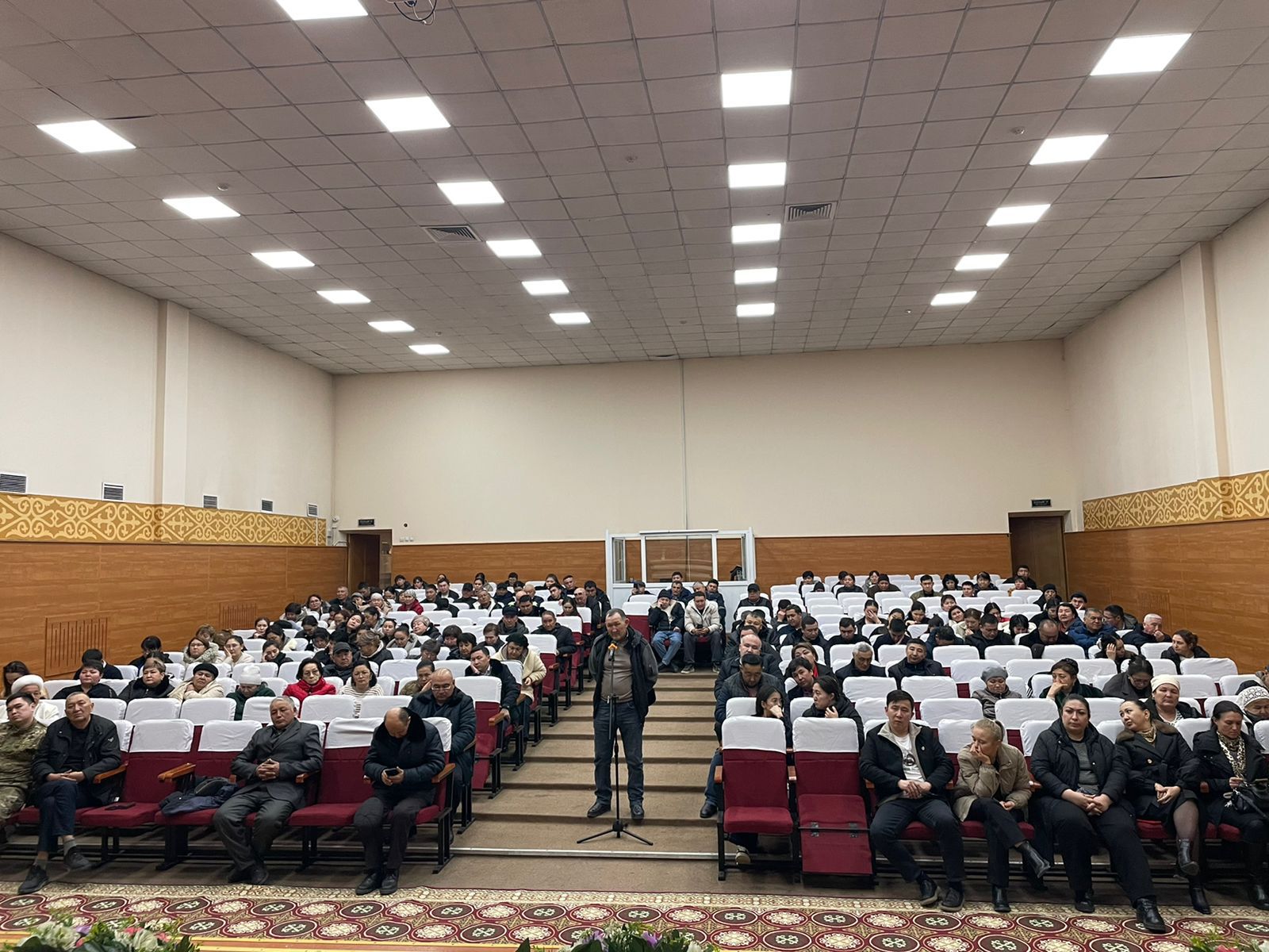 КОАЛИЦИЯ МҮШЕЛЕРІ ШЕЛЕК ТҰРҒЫНДАРЫМЕН КЕЗДЕСТІ
