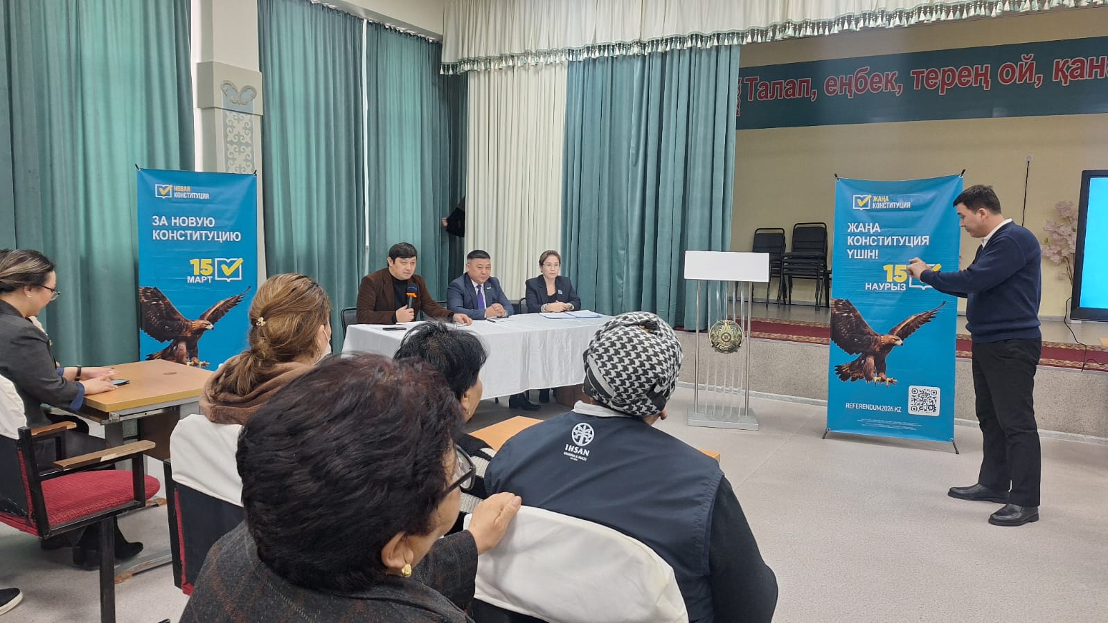 Коалиция өкілдері Абай атындағы қазақ орта мектебінің ұстаздарымен кездесті