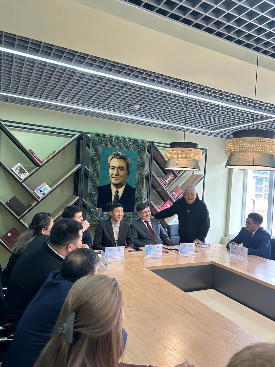 Жазушымен жүздесу