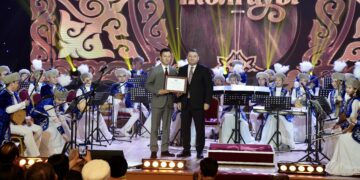 Халық оның шын аты