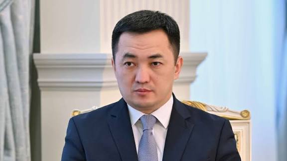 Айбек Дадебай: Президент лично участвовал в подготовке текста новой Конституции