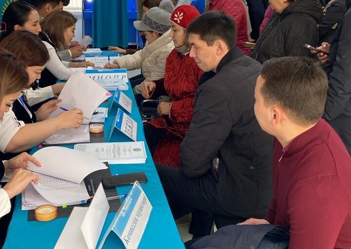 Өңірдегі учаскелерде кезек пайда болды