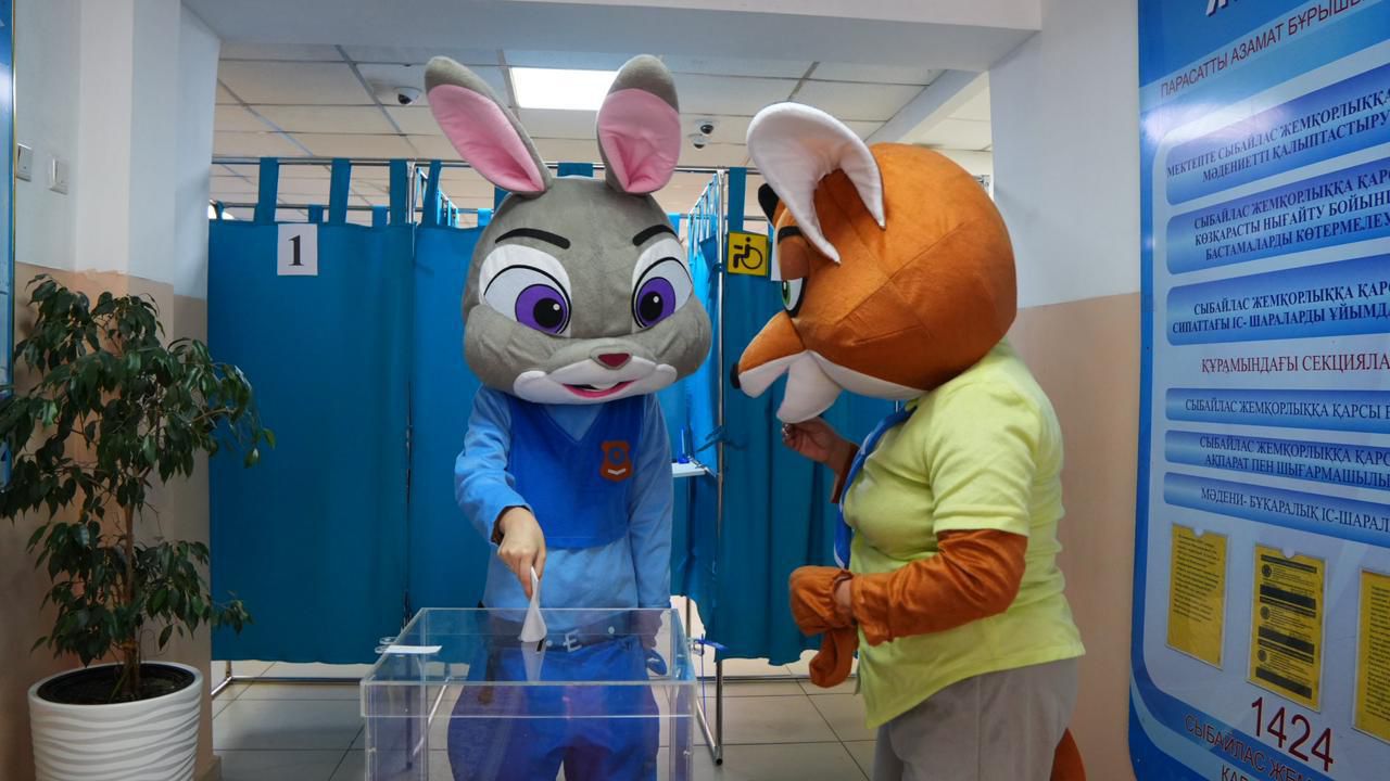 «Аңдар шаһары» кейіпкерлері тұрғындарға көтеріңкі көңіл-күй сыйлады