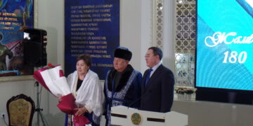 Жыр алыбының туған күнінде