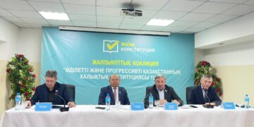 Коалиция мүшелері колледжде кездесу өткізді