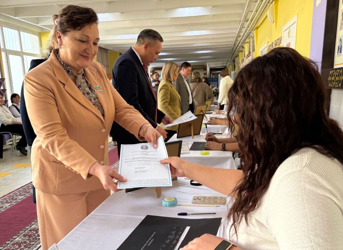 Алатау қаласы мәслихатының депутаттары республикалық референдумда дауыс берді