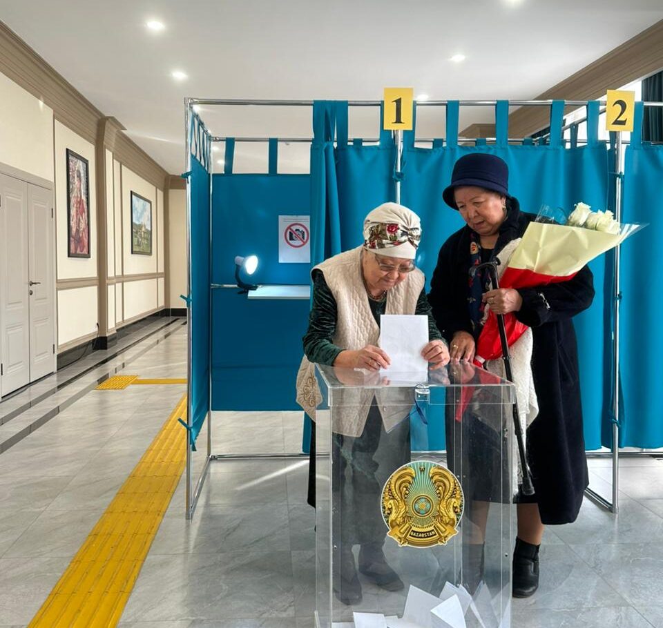 Кенен Әзірбаевтың қызы ел болашағына зор сенім білдірді