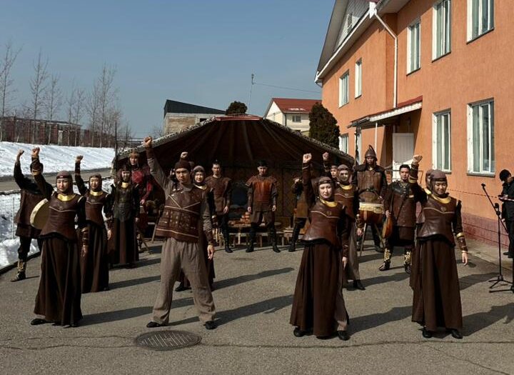 Өнерпаздар дауыс берді