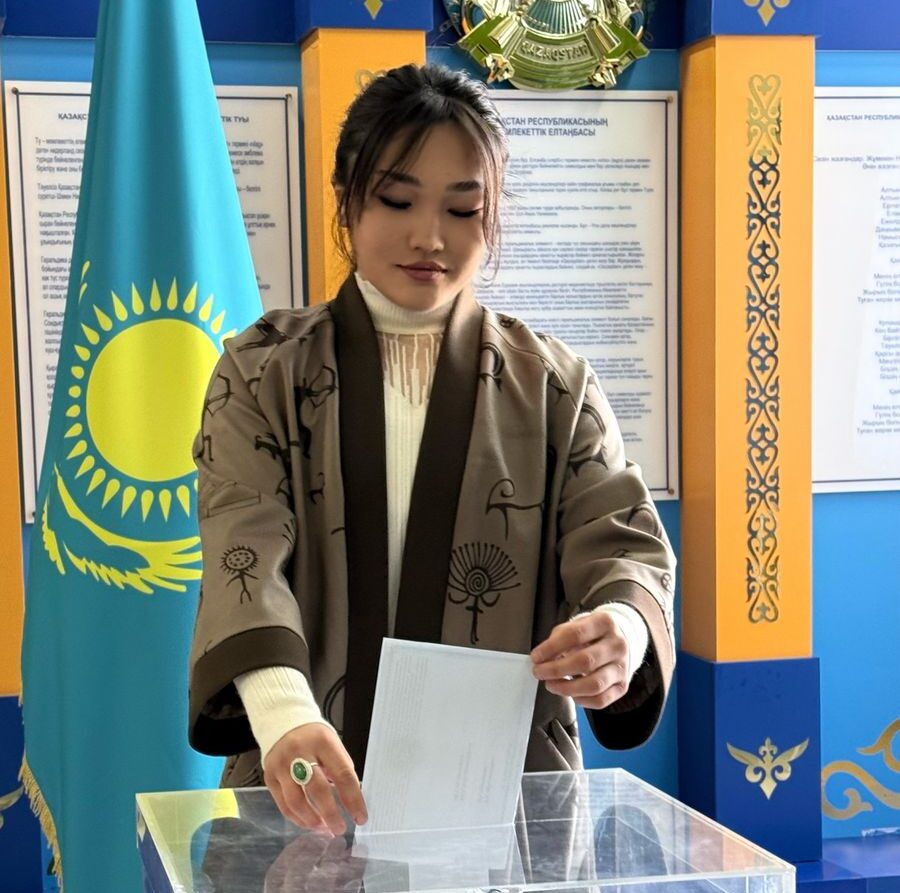 Чемпион қыз қолдау білдірді