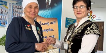 «1000 баланың анасы» туған күнінде дауыс берді