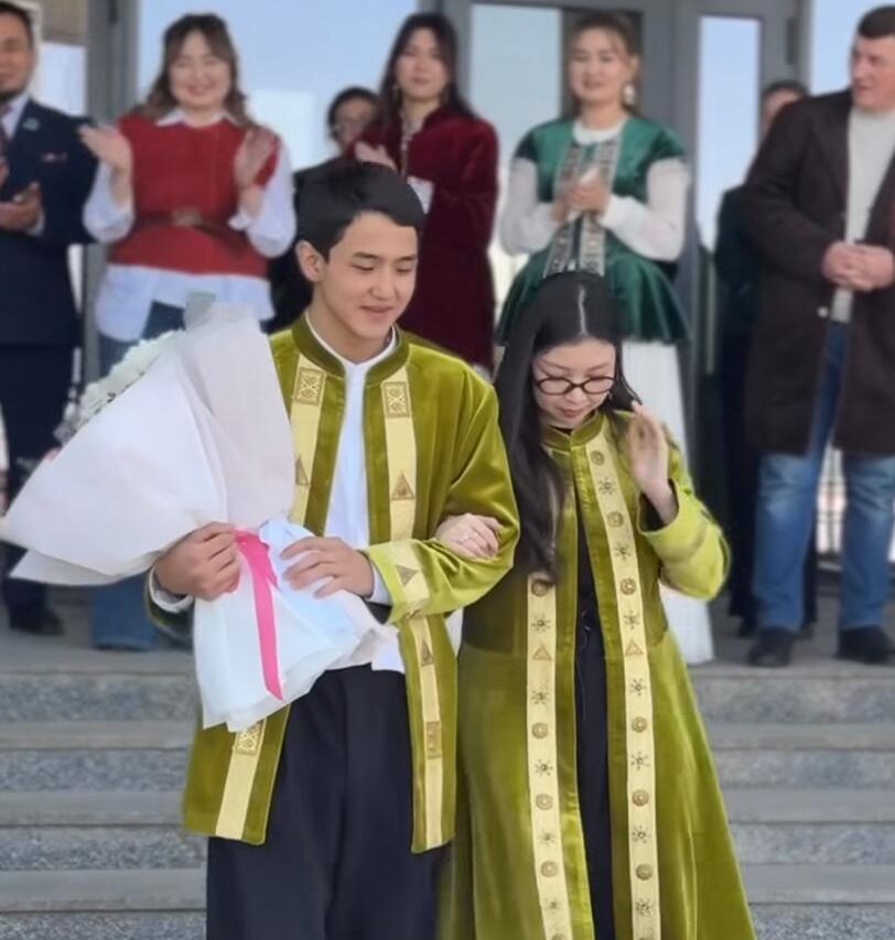 Референдум және махаббат: Ұзынағашта ерекше ұсыныс жасалды