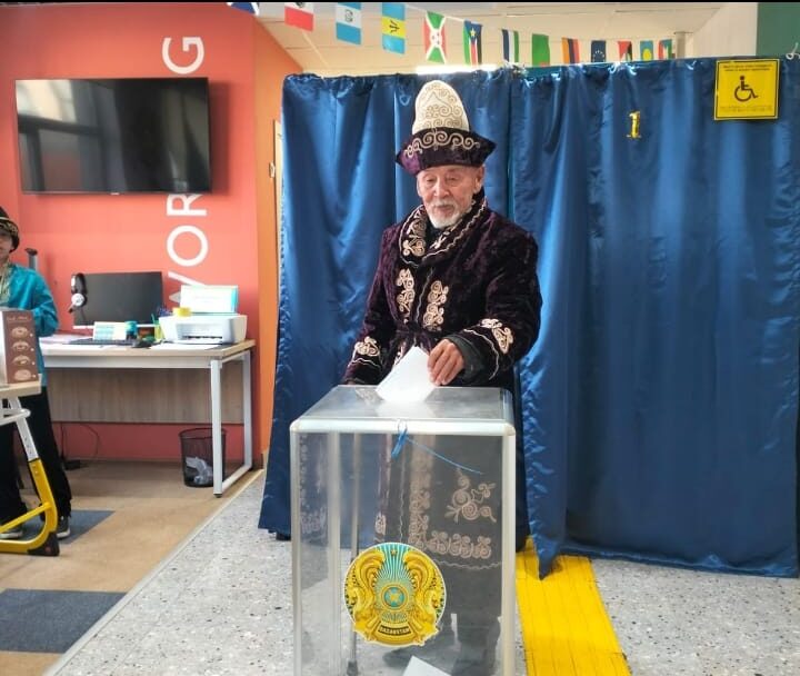 Өмірбай ақын өз таңдауын жасады