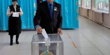 Қарғалылық қаламгер бірінші болып дауыс берді