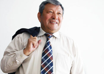 ҚАМҚОР ҰСТАЗ, ҚАРЫМДЫ ҚАЛАМГЕР