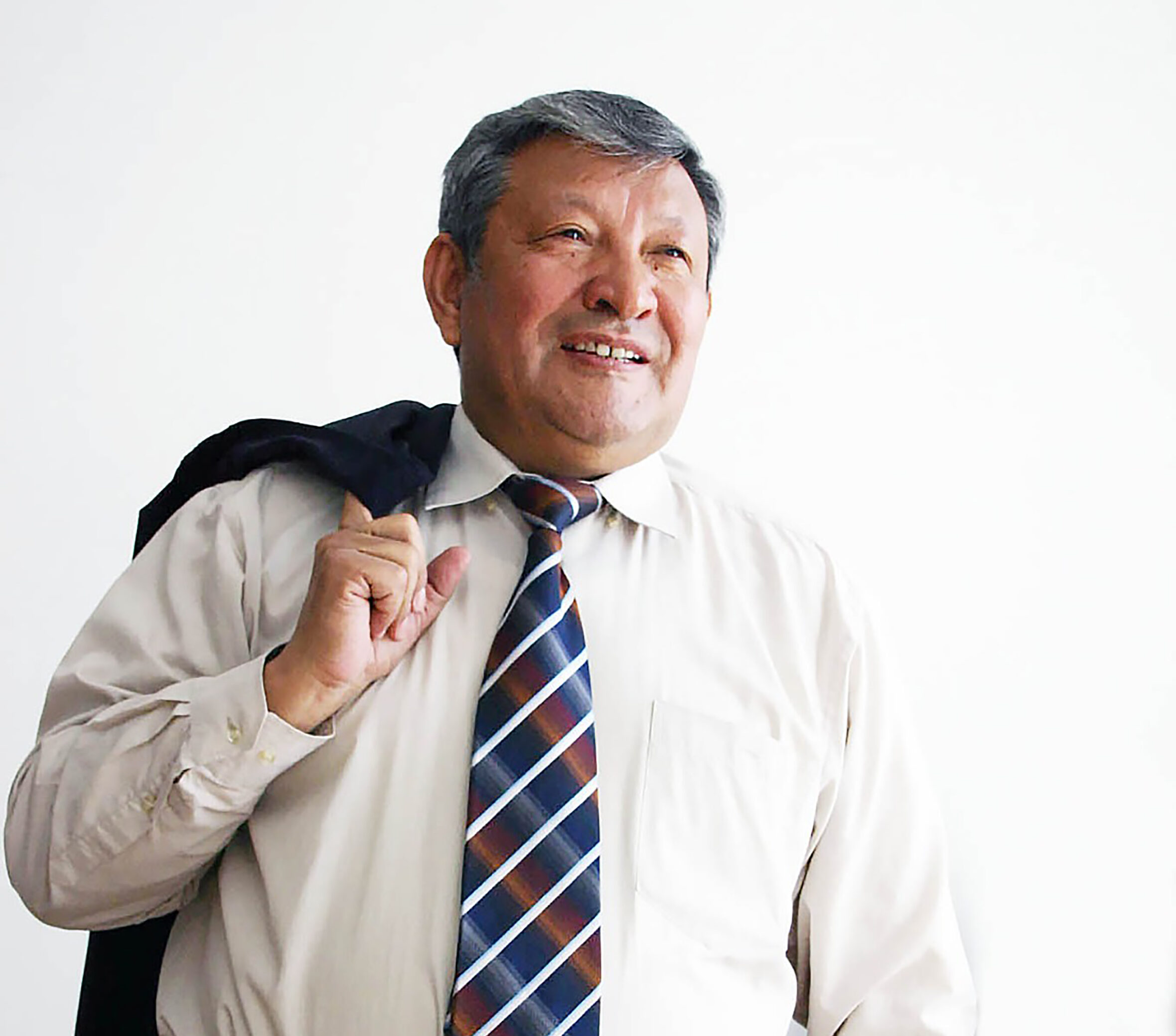 ҚАМҚОР ҰСТАЗ, ҚАРЫМДЫ ҚАЛАМГЕР