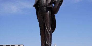 Композитор рухына тағзым